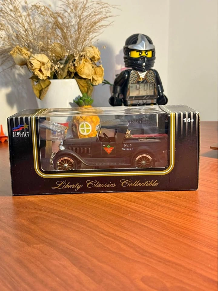 Liberty Classics Vintage Fire Truck Collectible – In Box (Series