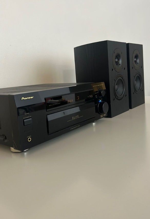 PIONEER Elite VSX-41 Receiver + Pioneer SP-BS22-LR Speakers