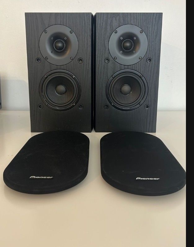 PIONEER Elite VSX-41 Receiver + Pioneer SP-BS22-LR Speakers - photo 2