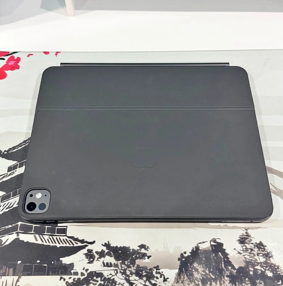 13” iPad M4 WiFi (512GB) - Trade for MacBook Pro