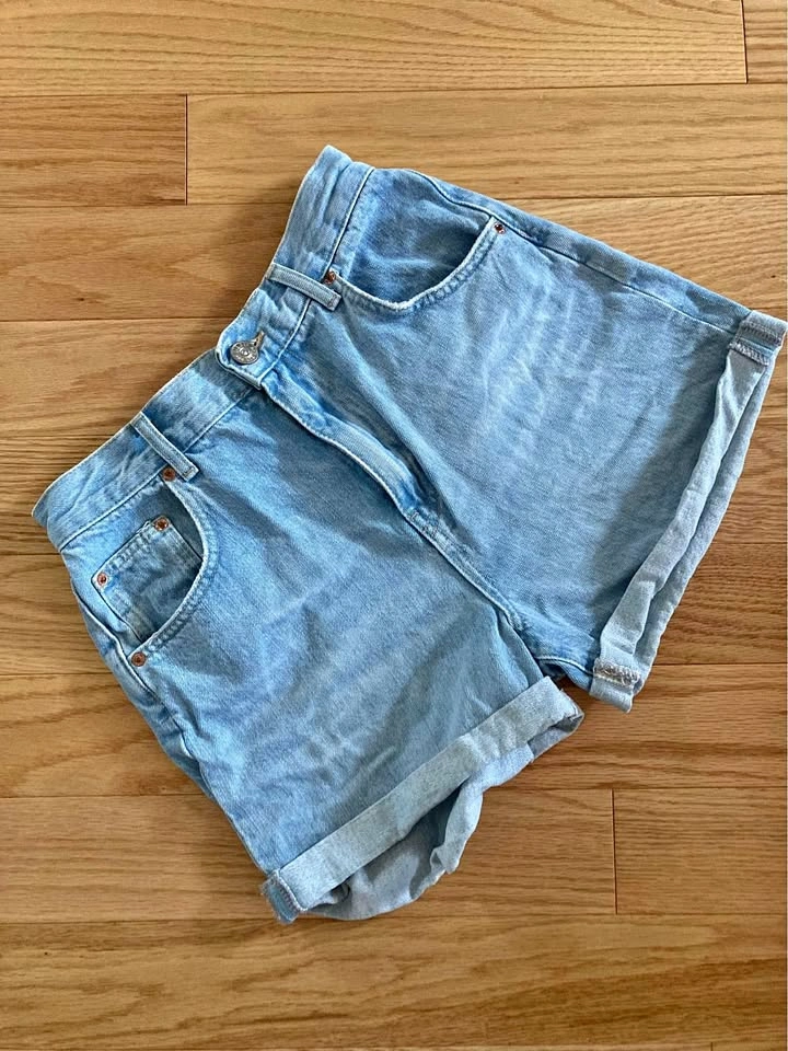 BDG Urban Outfitters Mom Jeans Shorts