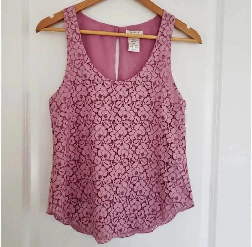 Talula Aritzia Betty Pink Lace Shell Tank - Size Small