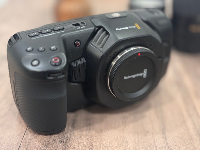 Blackmagic Pocket Cinema Camera 4K + 2x Lumix Lenses - photo 2