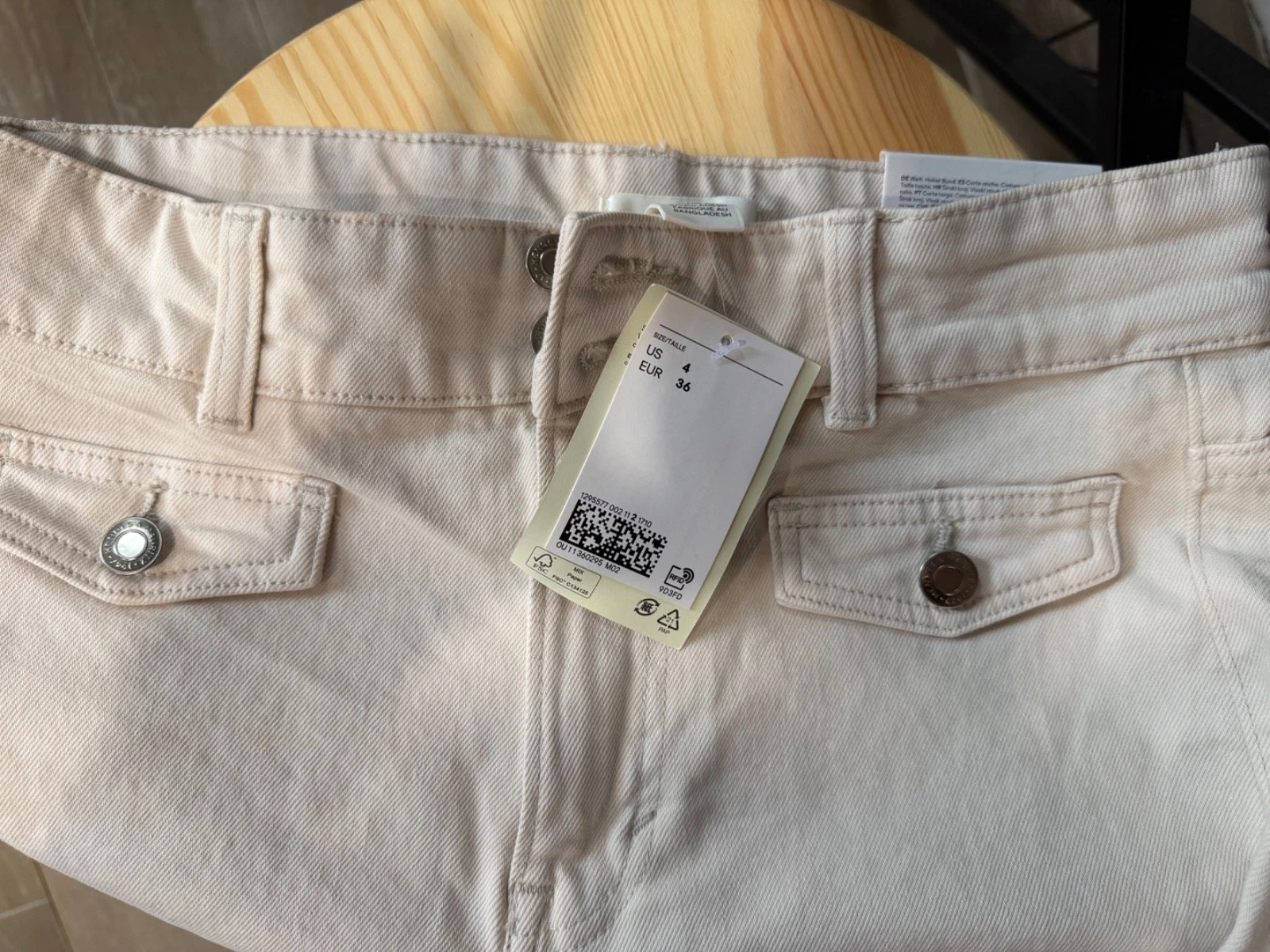 White Flared High Jeans H&M Women New With Tags Size 4 - photo 4
