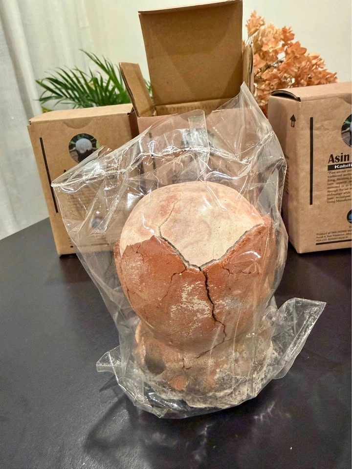 Asin Tibuok/Dinosaur Egg Salt