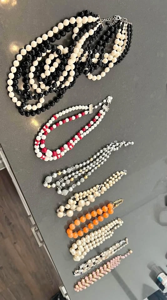 Vintage Jewelry Statement Necklaces - Des Plaines