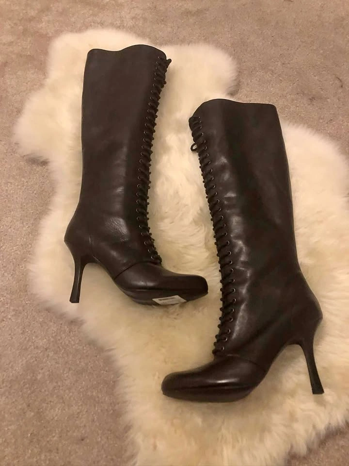 NEW BLACK LEATHER BOOTS with side zipper - Des Plaines