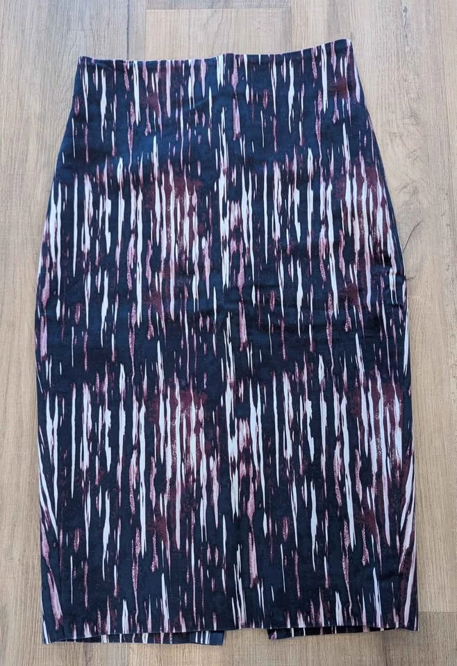 RW&CO Abstract Print Midi Pencil Skirt | High-Waisted Workwear - photo 2