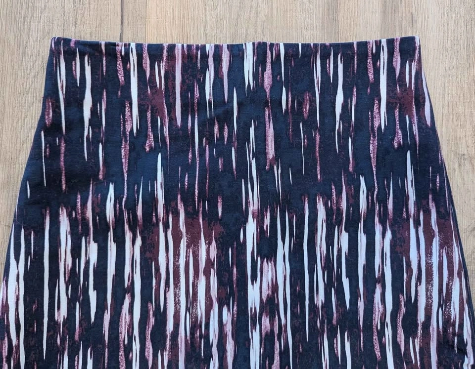 RW&CO Abstract Print Midi Pencil Skirt | High-Waisted Workwear - photo 4