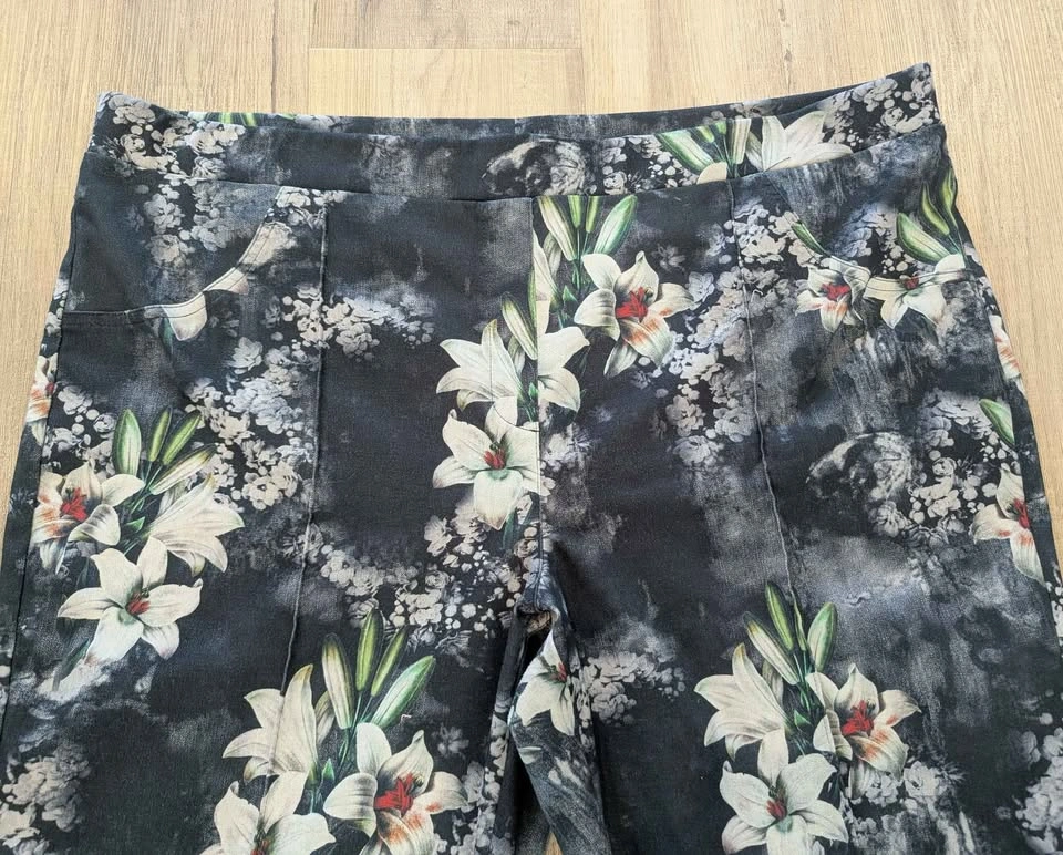 Joseph Ribkoff Floral Pants Size 22 - photo 5