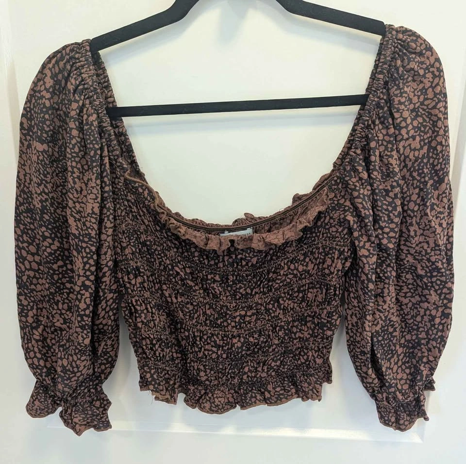 Urban Outfitters Smocked Puff Sleeve Crop Top Brown Boho - photo 3