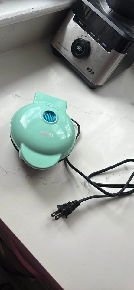Mini Waffle Maker | Small & Convenient | Great Condition - photo 2