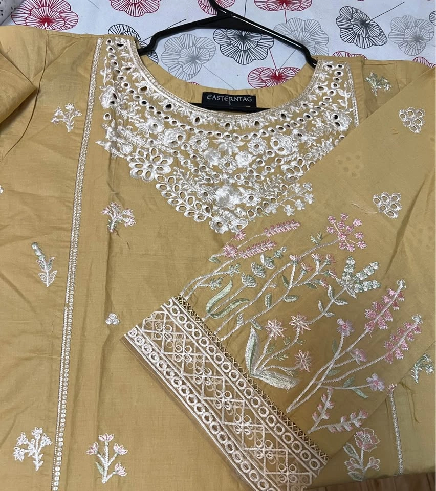 Beautiful Chickenkari Embroidered Shirt and Trousers - photo 2