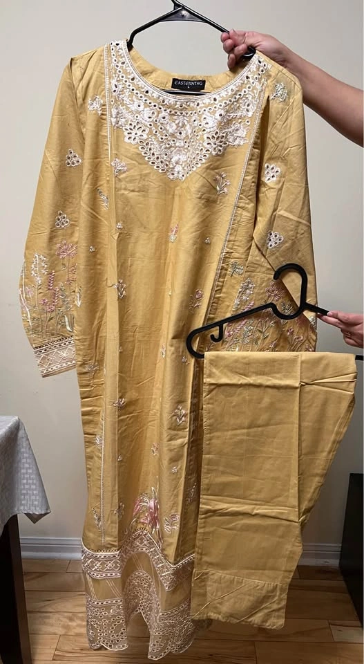 Beautiful Chickenkari Embroidered Shirt and Trousers - photo 5