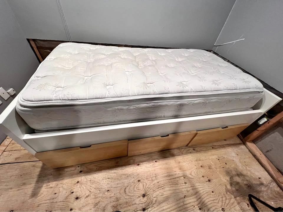 Single Bed Mattress with Frame w/ Drawers