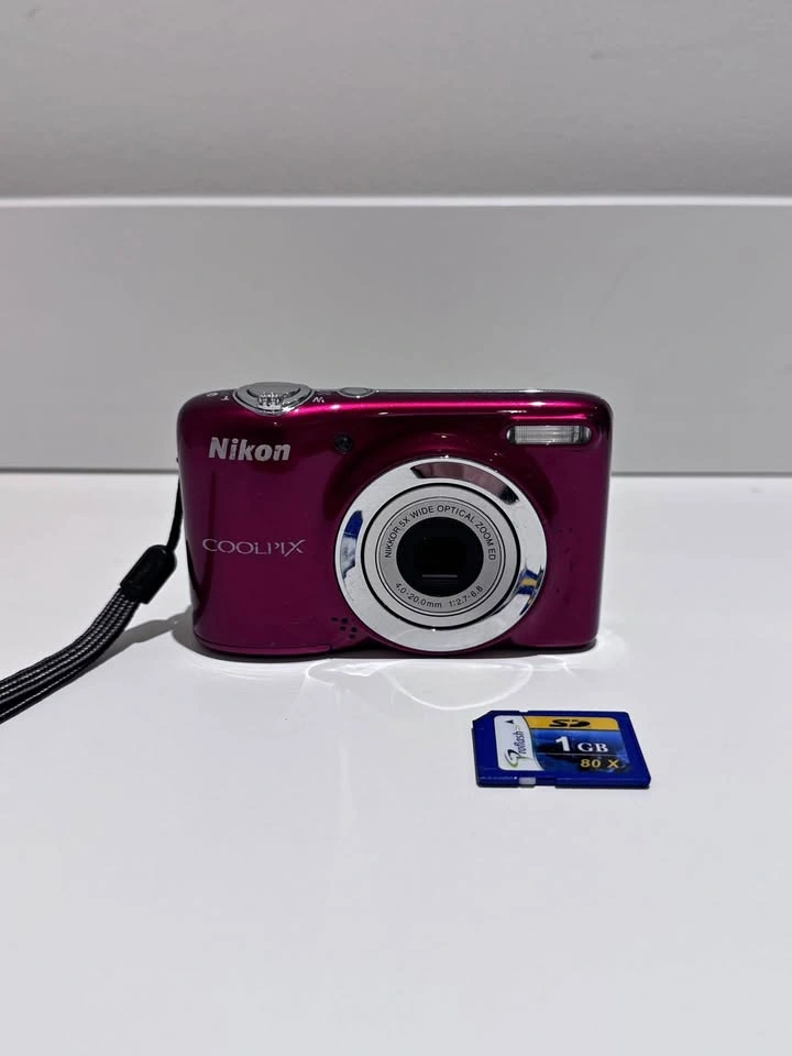 Nikon Coolpix L25 Digital Camera + SIM card