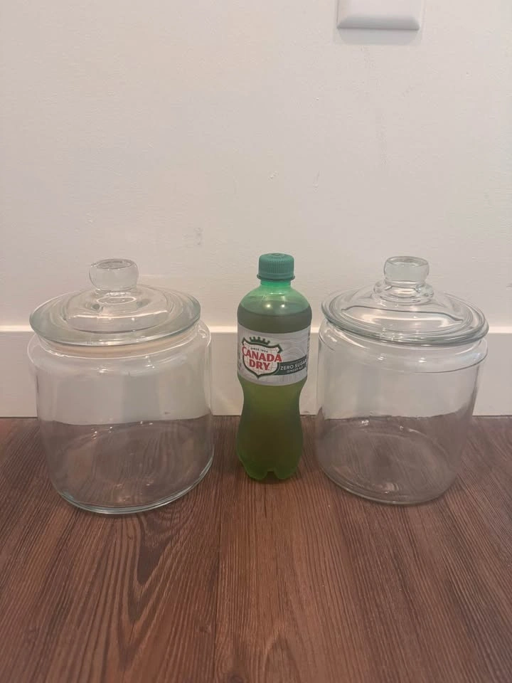 3 GLASS STORAGE JARS WITH LIDS - photo 5