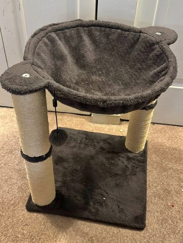 19.7” tall Cat hammock tower with scratch posts