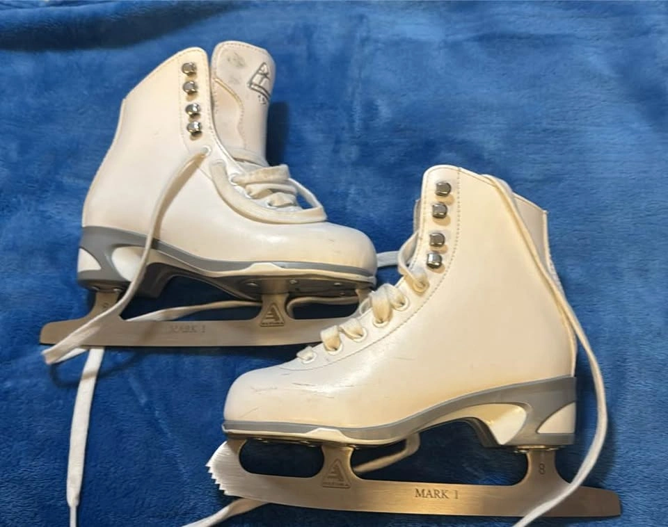 Jackson 150 Figure Skates Size 1 - photo 2