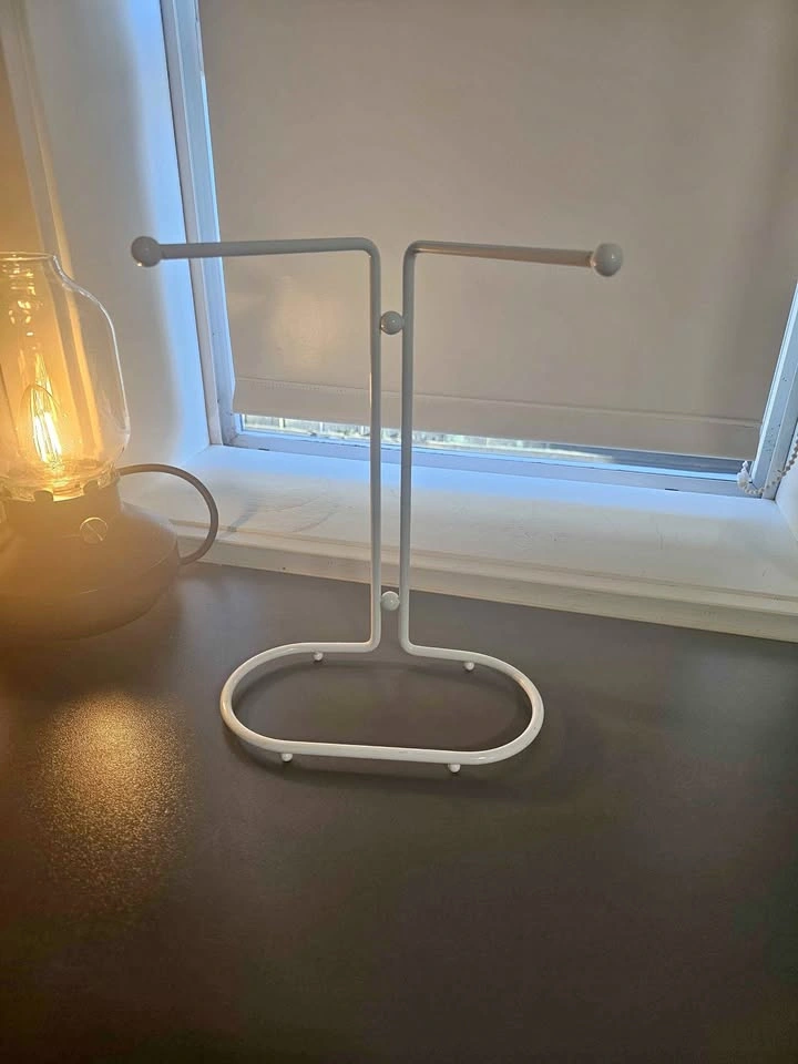 White Jewelry Hanger/Holder