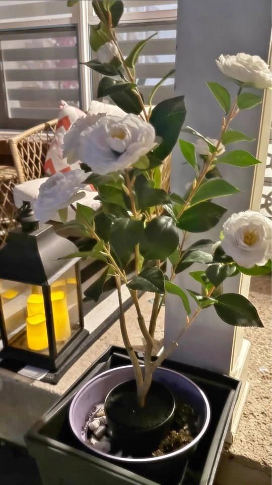 Outdoor or indoor artificial flower plant