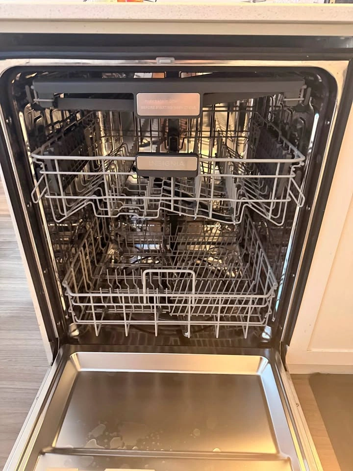 Insignia Stainless Steel Dishwasher – Quiet, 3rd Rack, Like New