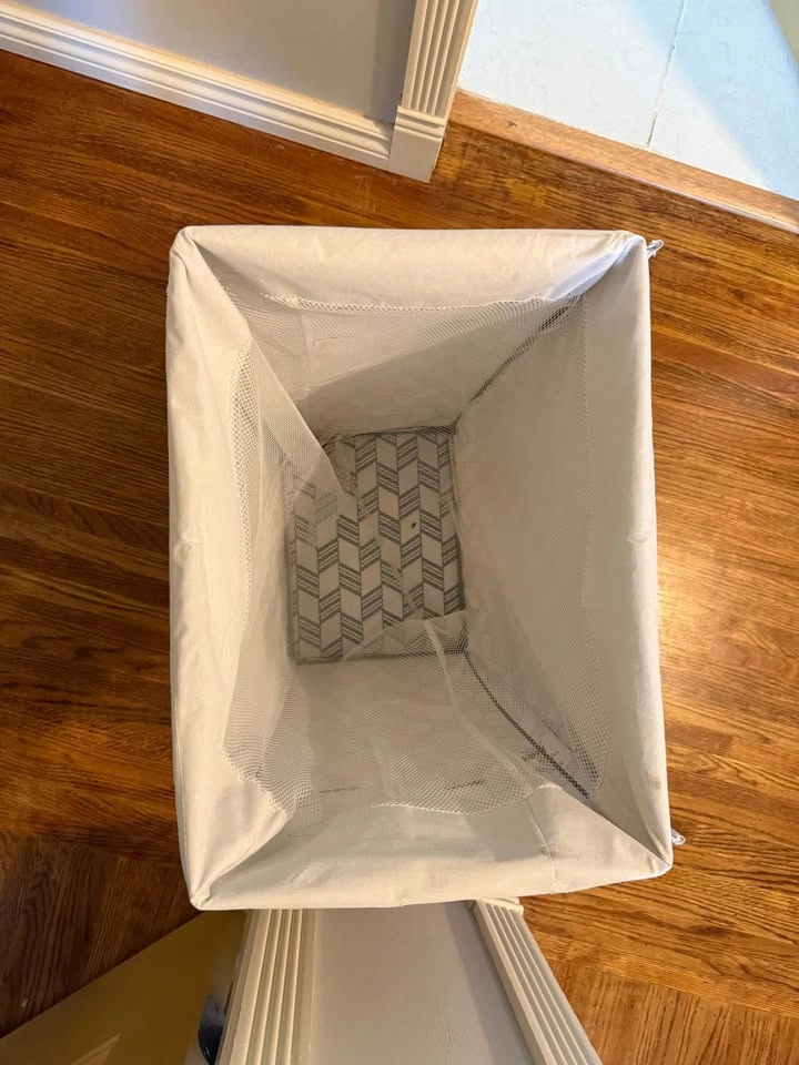 Laundry hamper with lid - photo 2