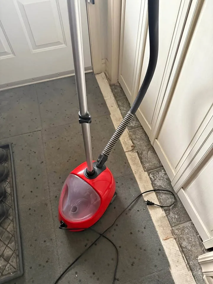 Standing Garment Steamer thumbnail