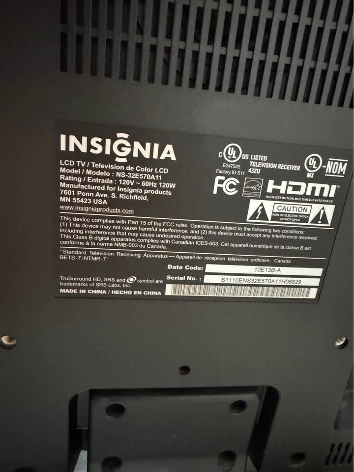 Insignia 32" LCD TV NS-32E570A11 - photo 2