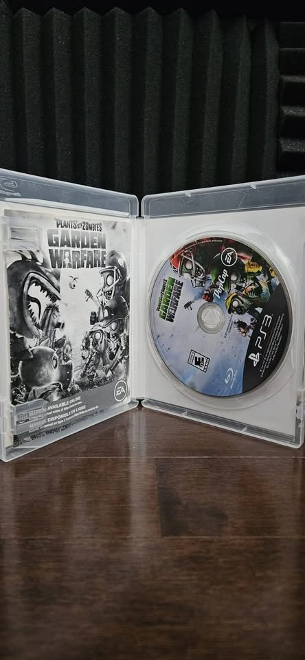 Plants vs Zombies Garden Warfare PS3 - CIB + Manual - photo 2