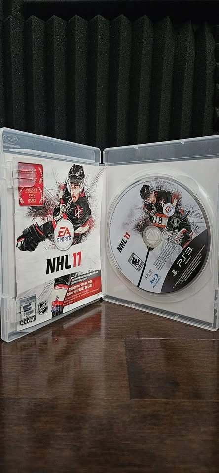 NHL 11 PS3 - CIB + Manual - photo 2