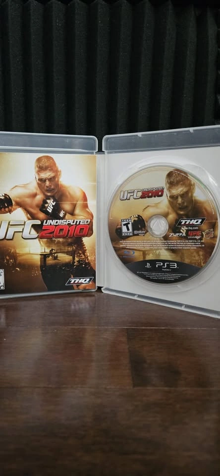 UFC Undisputed 2010 PS3 - CIB + manual - photo 2