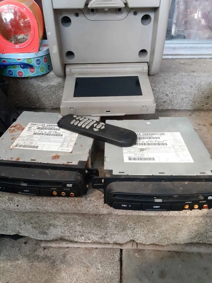 Dodge Caravan DVD Media Center Radio Screen - photo 2