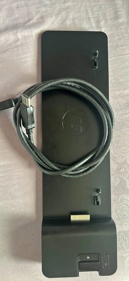 HP UltraSlim Docking Station + DisplayPort Cable (Like New)