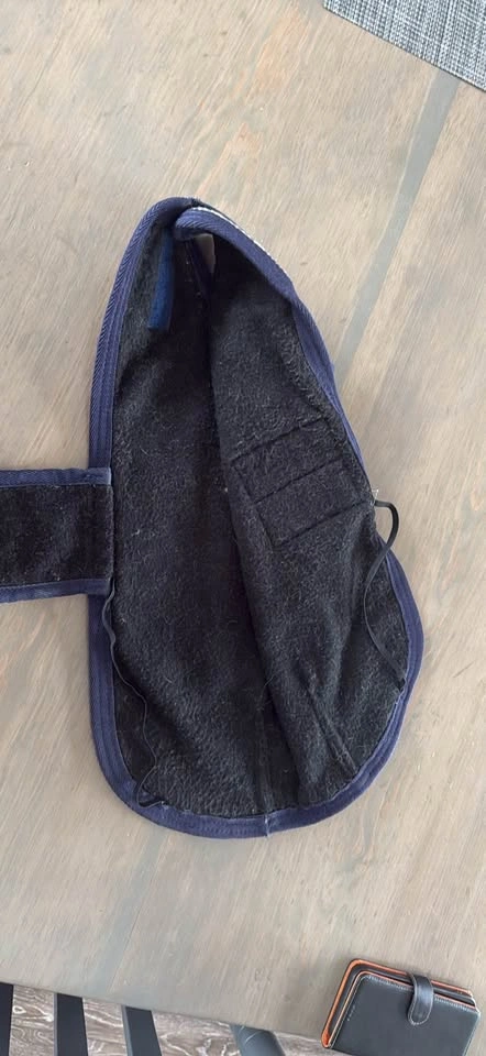 Shedrow Dog Jacket - Size Medium - photo 2