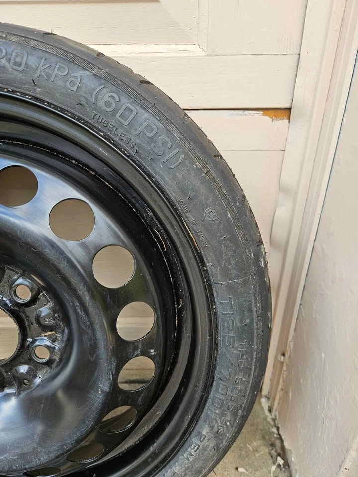 Spare Tire Donut T125/70D15 - 5-Lug - Like New - photo 2