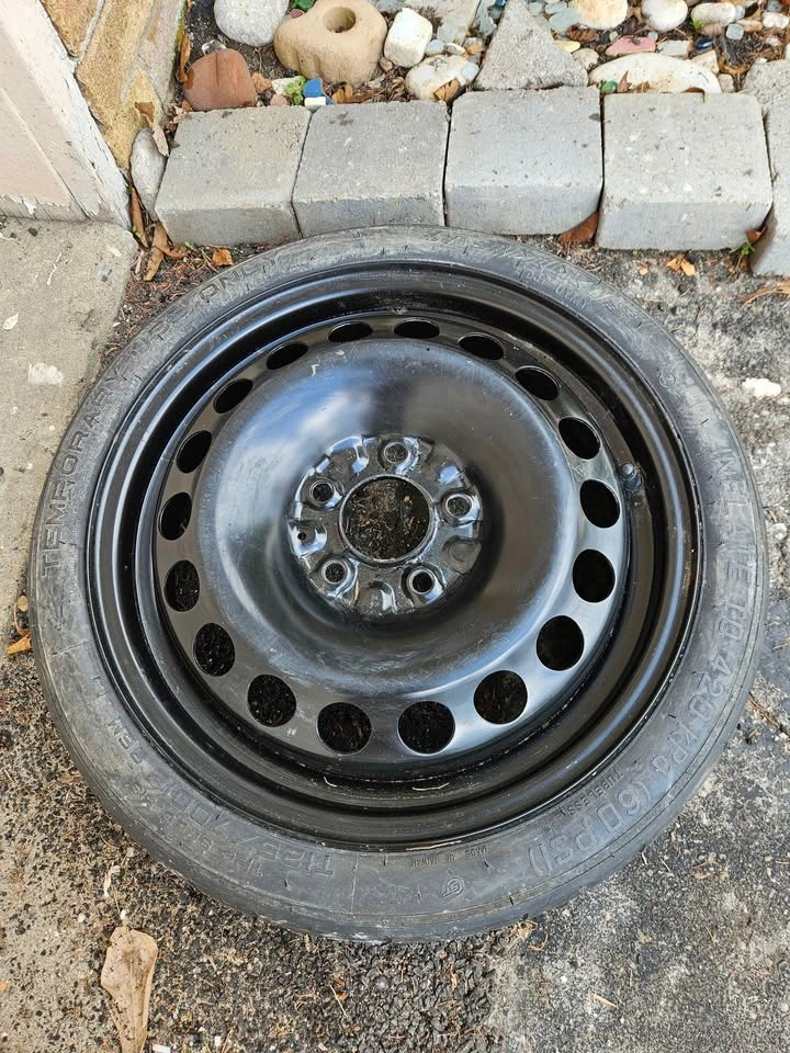 Spare Tire Donut T125/70D15 - 5-Lug - Like New - photo 5