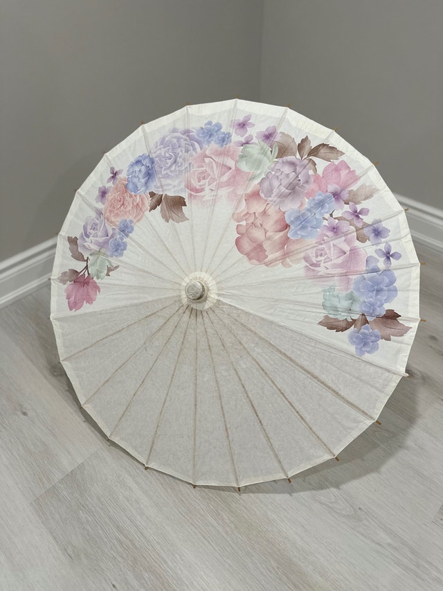 David’s Bridal Vintage Floral Parasol