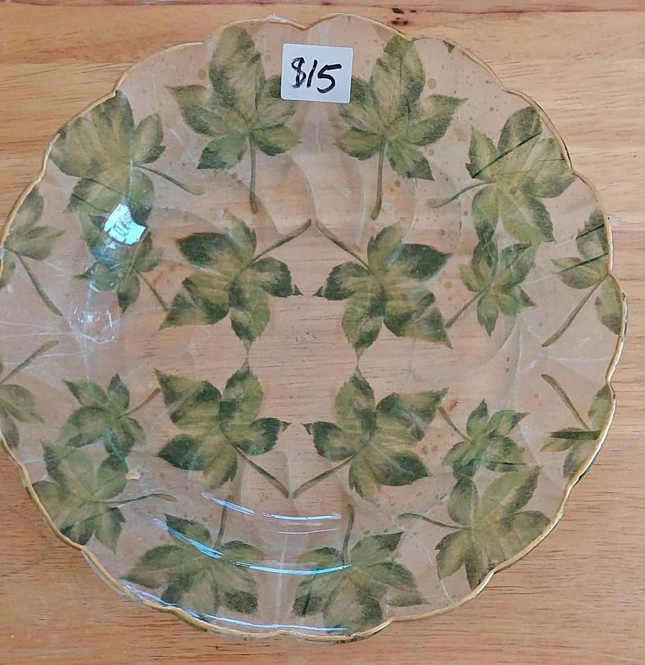 Decorative glass bowl