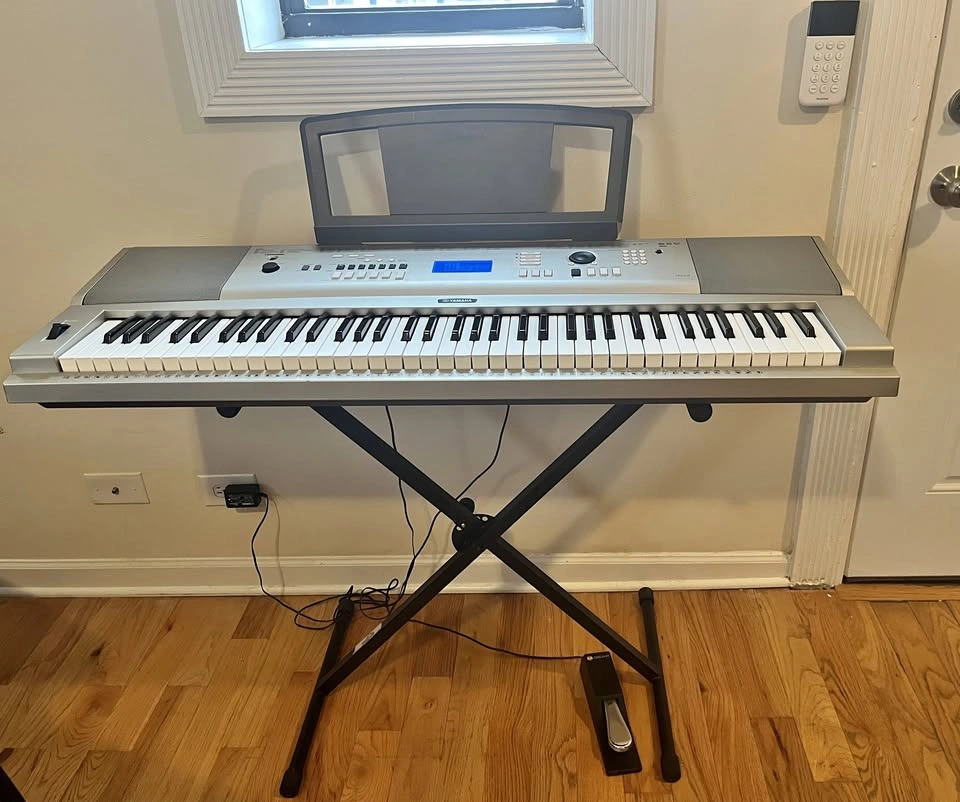 Yamaha Portable Grand YPG 235 Keyboard