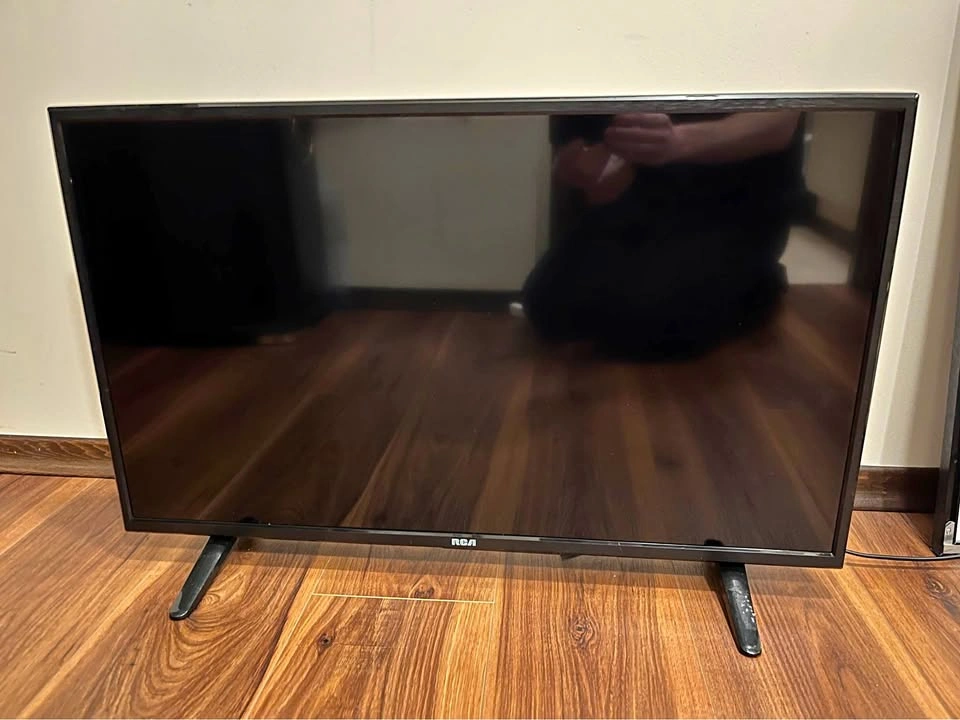 32 Inch RCA Dumb TV