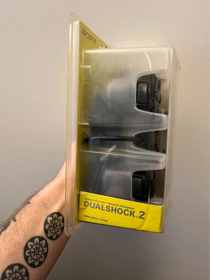 Brand New PS2 DualShock 2 Controller in Original Packaging - photo 3