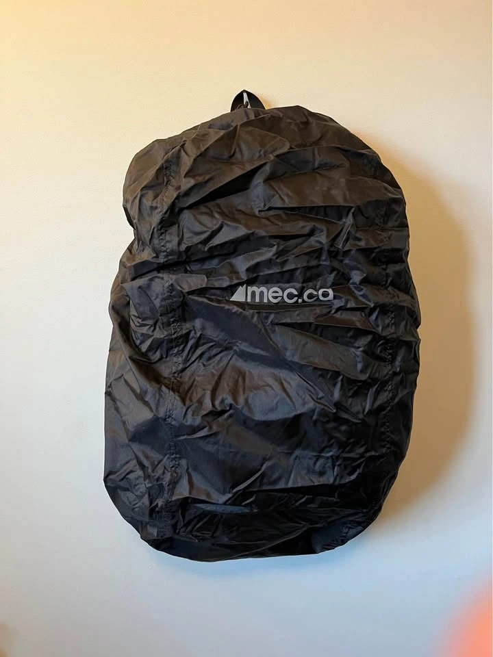 MEC Cycling Backpack with Rain Cover - photo 3