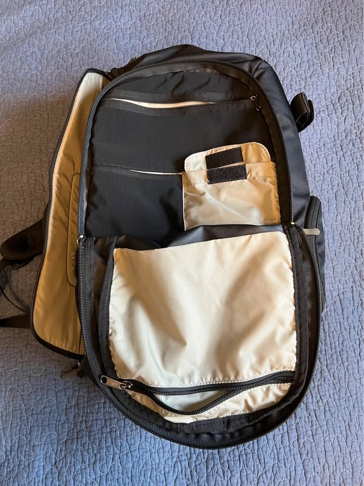 MEC Cycling Backpack with Rain Cover - photo 5