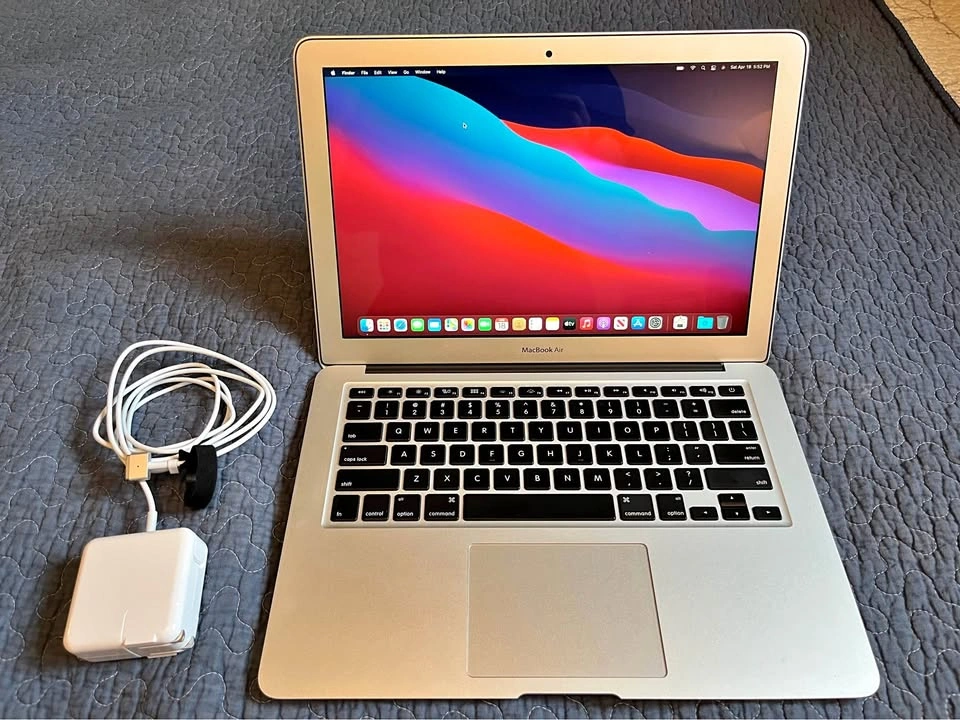 2013 MacBook Air - 4gb RAM, 128GB SSD