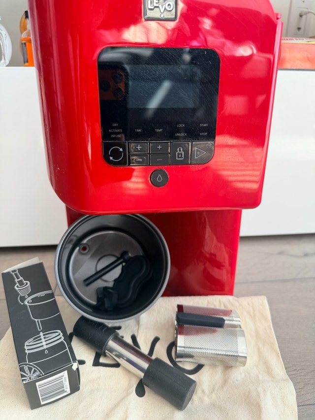 LEVO II Infuser + Herb Press – All Accessories Included