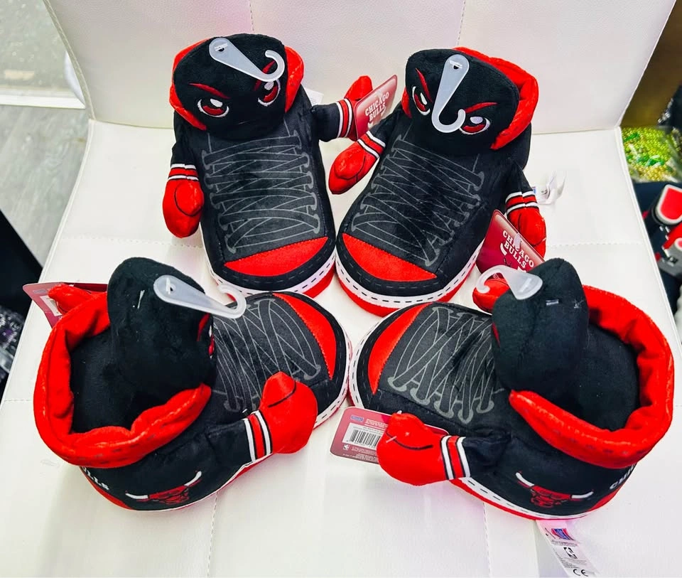 NWT Bleacher Creatures Chicago Bulls Sneaker Plush 8" - photo 2