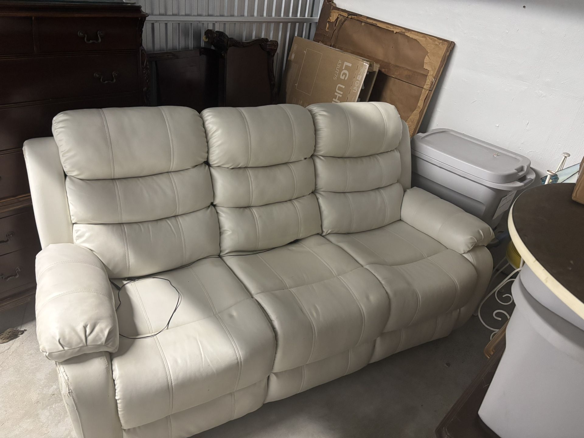 White Leather Sofa With Dual Recliners - photo 3
