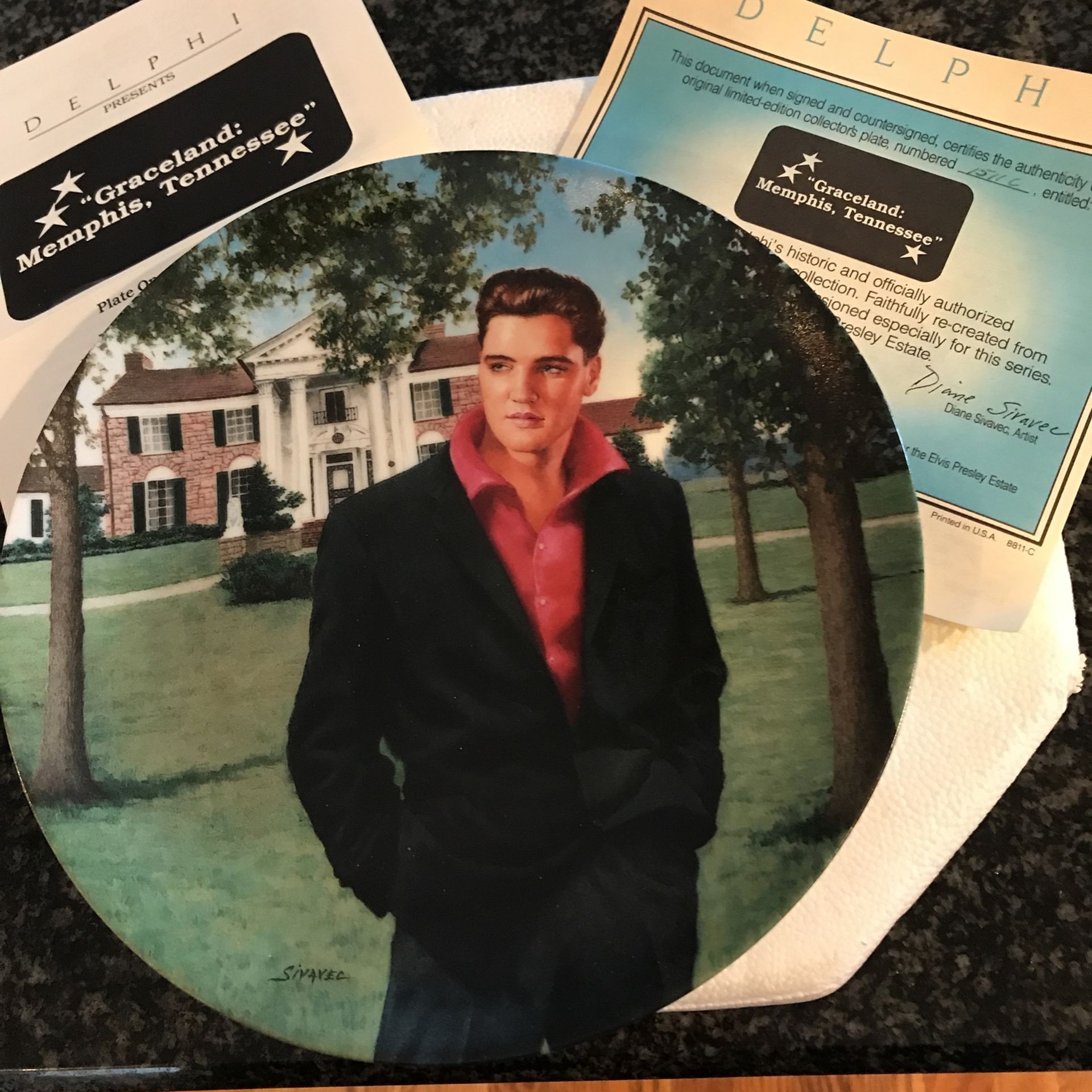 Five Elvis Collector Plates - photo 4