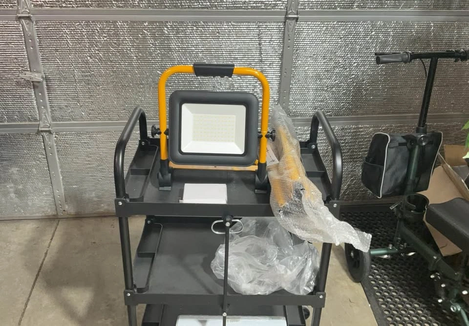 DeWalt / Stanley LED Work Light with Stand - photo 3